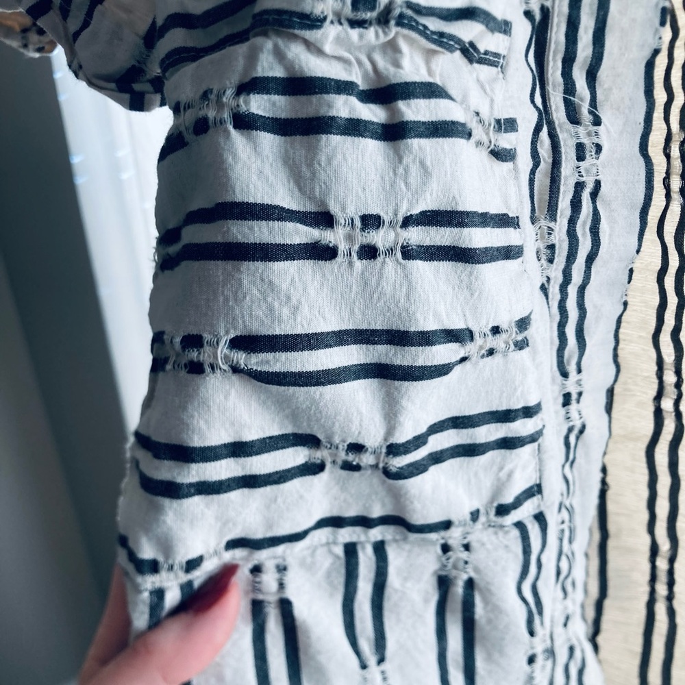 Striped Open-Front Kimono - Picture 5 of 7